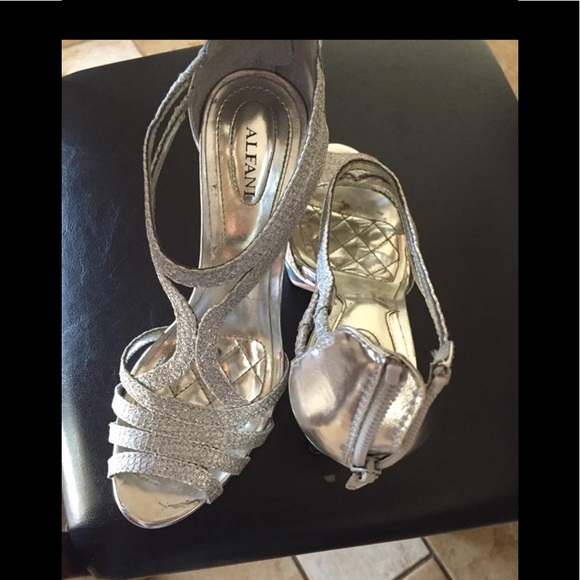 Silver straps heels - Picture 2 of 2